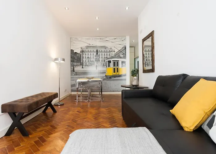 Bairro Alto Gaveas Family Apartment